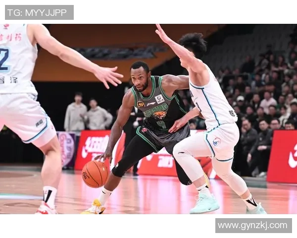 CBA18赛季辽宁队与福建队第二场激战回顾与精彩瞬间分析